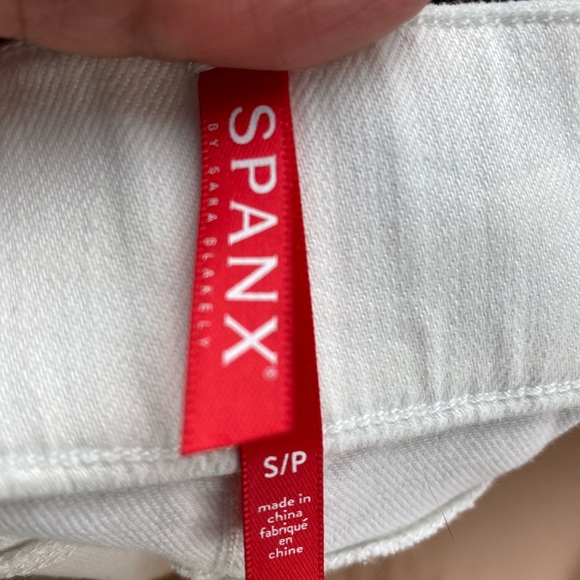 SPANX DISTRESSED DENIM LEGGINGS - Picture 3 of 8